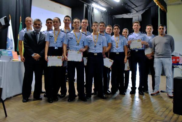 Ao todo, foram conquistadas cinco medalhas de ouro, dez de prata, cinco de bronze e seis menções honrosa