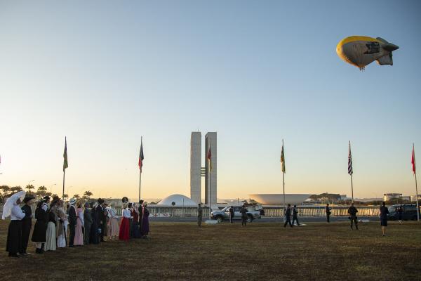 O evento faz parte das comemorações aos 150 anos de nascimento do Pai da Aviação