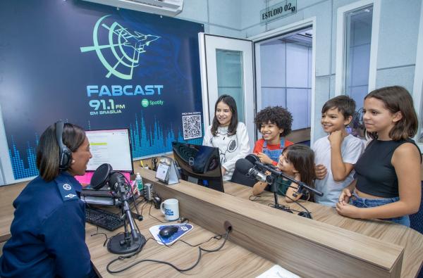 Edição Especial da Turma do Fabinho conta sobre a vida, obra e valores do Pai da Aviação e Patrono da Aeronáutica Brasileira 