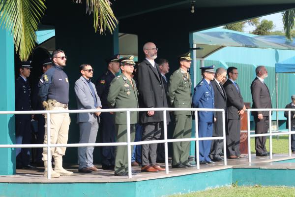 Autoridades durante a solenidade na BASM