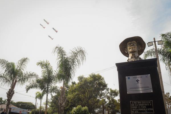 O Governo do Estado de Minas Gerais, a Assembleia Legislativa de Roraima e a Câmara Municipal de Barbacena homenagearam o Patrono da Aeronáutica Brasileira