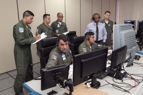 O treinamento acontece no Instituto de Controle do Espaço Aéreo, em São José dos Campos (SP) e segue até 04 agosto