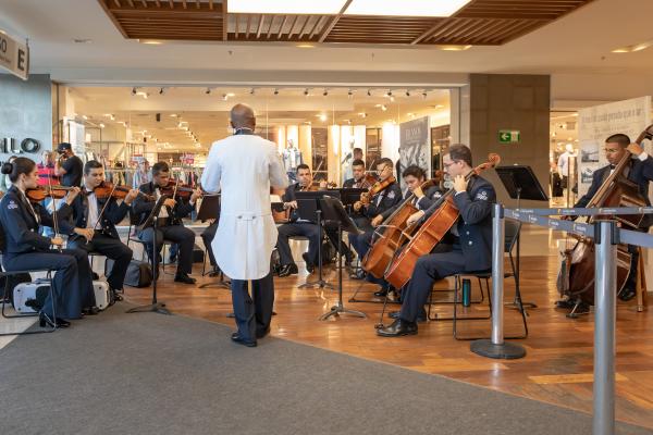A abertura do evento contou com um concerto especial da Orquestra Sinfônica da Força Aérea Brasileira (OSFAB) 