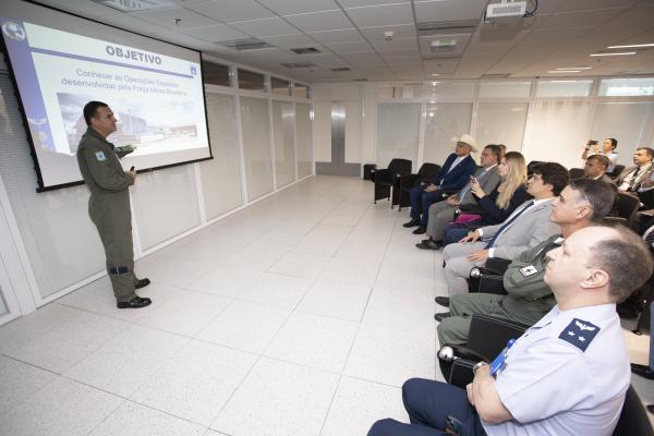 Deputados Federais integrantes da Comissão de Ciência, Tecnologia e Inovação visitaram as instalações do COPE, em Brasília (DF), nessa terça-feira (15/08)