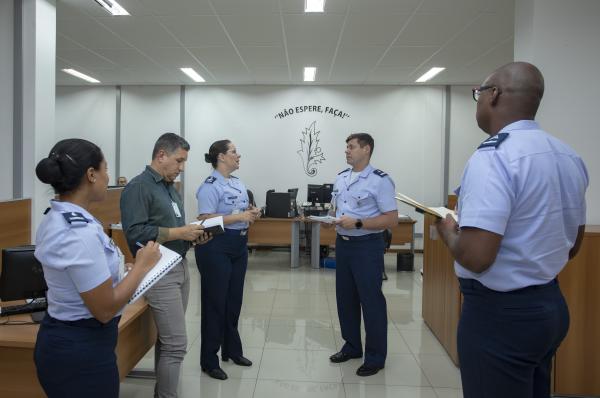 A Intendência abrange Administração, Contabilidade e Finanças, conferindo amplas oportunidades aos Oficiais Intendentes. Sua atuação transversal abrange diversas áreas da FAB