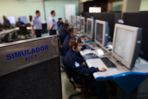 O Projeto foi desenvolvido por meio de um trabalho conjunto entre diversos órgãos e setores do Sistema de Controle do Espaço Aéreo Brasileiro