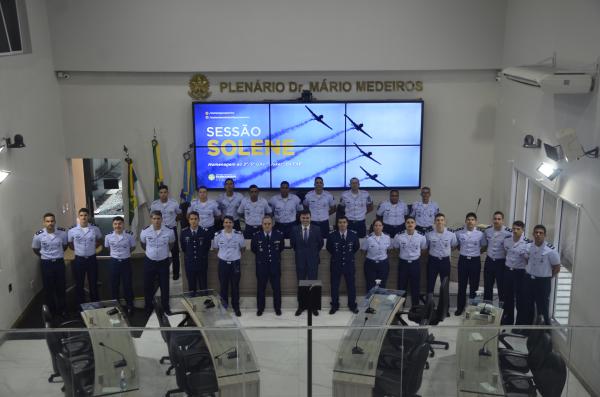 Na ocasião também foram entregues placas comemorativas a militares do 2º/5º GAV para registrar a significativa data