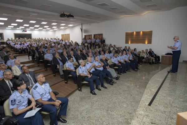 Apresentações abordaram sobre atual cenário da FAB