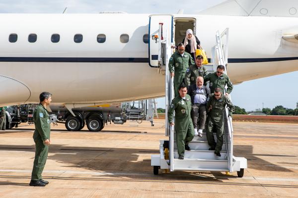 Além de trazer passageiros, o avião também levou auxílio humanitário para atender às necessidades de alimentação e saúde em regiões próximas à Faixa de Gaza