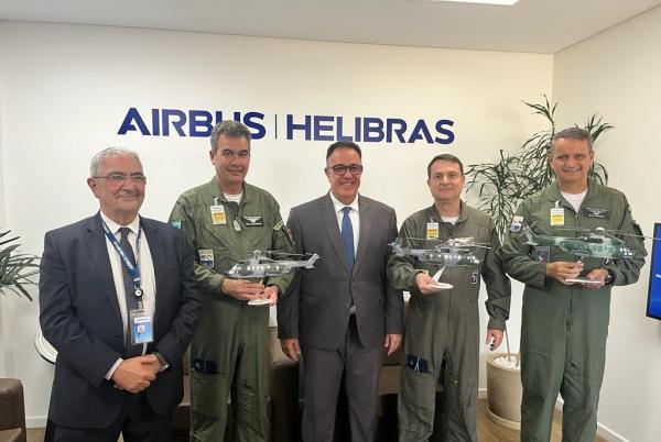 A ocasião contou com apresentação institucional da Helibras e das principais tecnologias adquiridas pelo Brasil por intermédio do Projeto H-XBR A ocasião contou com apresentação institucional da Helibras e das principais tecnologias adquiridas pelo Brasil por intermédio do Projeto H-XBR