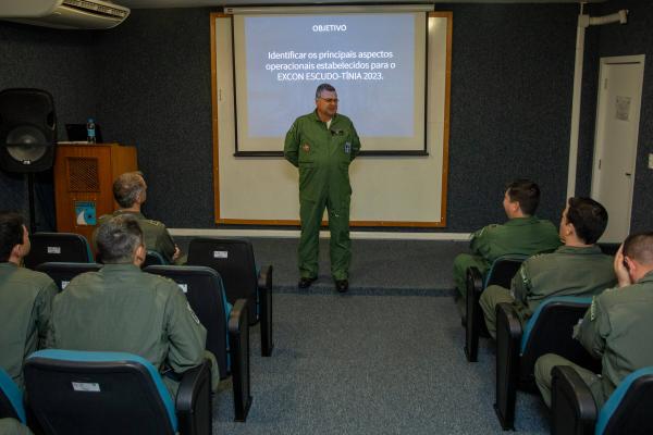 Na ocasião, o Oficial-General acompanhou, em tempo real, as ações operacionais e de defesa antiaérea do Exercício