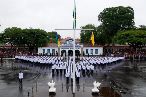 A solenidade militar de formatura das Turmas Adelphi e Chronos ocorreu nessa sexta-feira (24/11), em Guaratinguetá (SP)