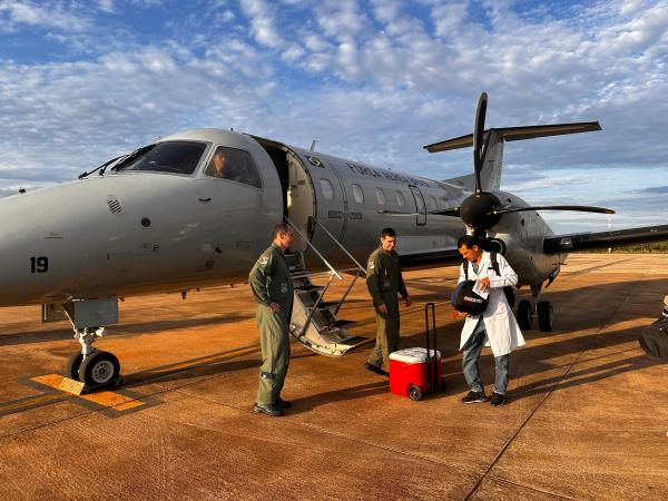 Em prontidão durante os 365 dias do ano, homens e mulheres, pilotos, mecânicos e comissários que compõem o quadro de tripulantes do Sexto Esquadrão de Transporte Aéreo 