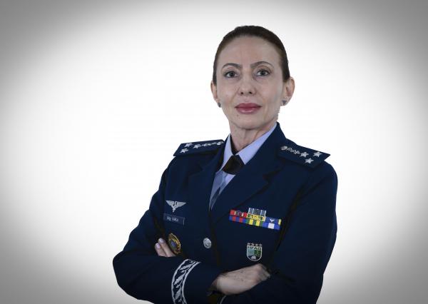 A Oficial-General é a Major-Brigadeiro Médica Carla, promovida ao posto no último sábado (25/11).