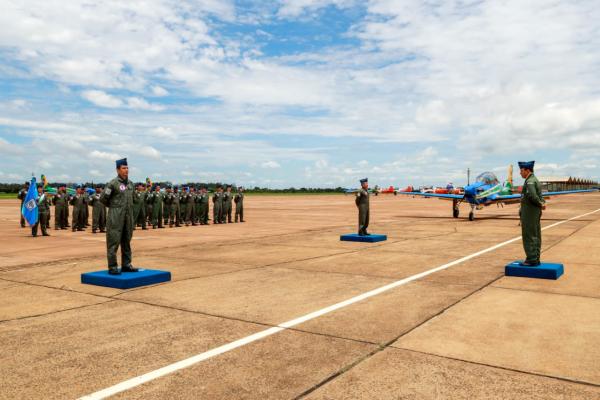 Tenente-Coronel Aviador Garcia realizou a passagem de liderança em voo e passagem de Comando do Esquadrão ao Tenente-Coronel Aviador Nunes