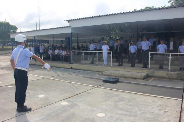 Na ocasião, houve homenagem aos civis e militares padrão e entrega de medalhas por tempo de serviço