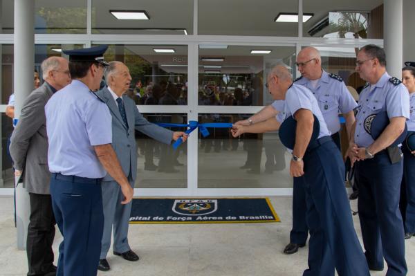 Entre as novas instalações inauguradas, do Hospital de Força Aérea de Brasília, estão apartamentos, ambulatórios e recepção mais modernizados e seguros