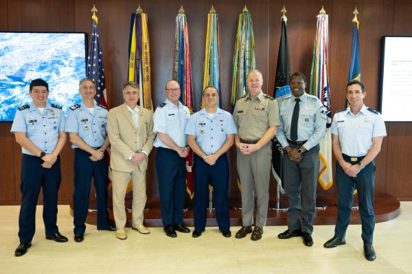 O evento contou com a participação de militares do Centro de Operações Espaciais (COPE), que é subordinado ao Comando de Operações Aeroespaciais (COMAE), de representantes de países das Américas e de organizações norte-americanas ligadas à área espacial