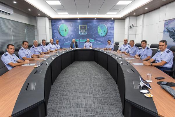  Ministro da Defesa participa de reunião com o Alto-Comando da Aeronáutica