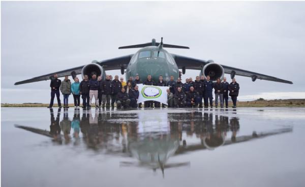 Além da comitiva, o KC-390 Millennium transportou suprimentos e materiais de pesquisa em compromisso com o Tratado Antártico e com a cooperação internacional para a preservação e estudo da região