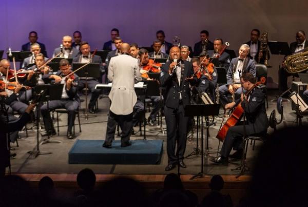  Noite especial: OSFAB realiza concerto em homenagem ao Dia do Especialista