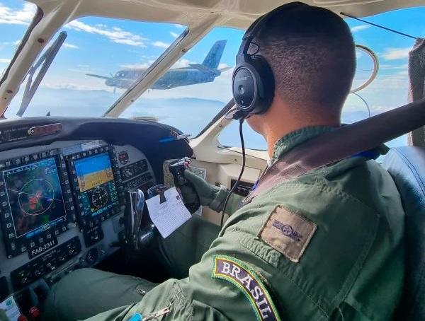  Esquadrões treinam Ressuprimento Aéreo, Assalto Aeroterrestre e Infiltração Aérea