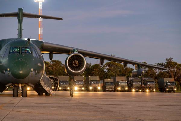 Duas aeronaves KC-390 Millenium e 19 carretas do Exército Brasileiro e de empresários voluntários estão atuando na ação