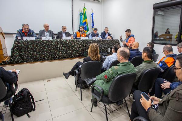 Devido à situação de calamidade pública, parlamentares se reúnem para avaliar soluções para a crise que afeta a região sul 