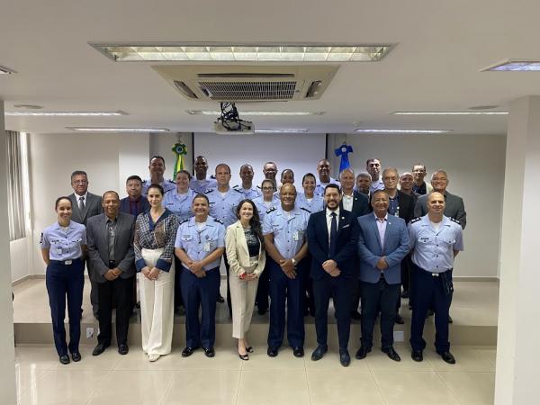 Alunos e Instrutores