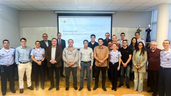 O evento reuniu autoridades e especialistas com o objetivo de consolidar a visão de futuro da instituição e finalizar a elaboração do documento que orientará as tomadas de decisão em diferentes níveis institucionais O evento reuniu autoridades e especialistas com o objetivo de consolidar a visão de futuro da instituição e finalizar a elaboração do documento que orientará as tomadas de decisão em diferentes níveis institucionais