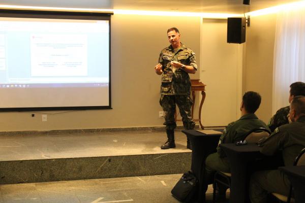 Comando Conjunto Catrimani II e aviação civil discute segurança operacional e criação de acordo para reduzir riscos nas operações aéreas na Terra Indígena Yanomami Comando Conjunto Catrimani II e aviação civil discute segurança operacional e criação de acordo para reduzir riscos nas operações aéreas na Terra Indígena Yanomami