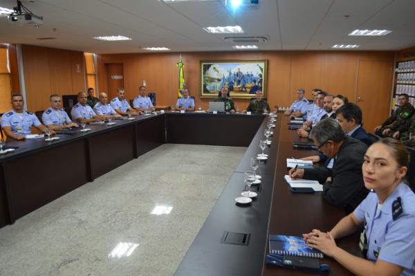 Visita fortalece cooperação entre Aeronáutica e Exército e contribui para o aprimoramento dos processos de avaliação e promoção de militares Visita fortalece cooperação entre Aeronáutica e Exército e contribui para o aprimoramento dos processos de avaliação e promoção de militares