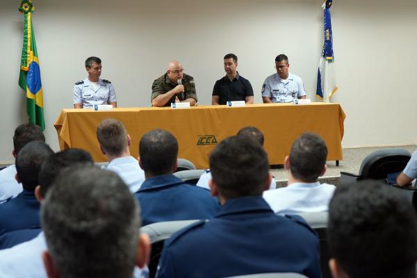 O curso tem por objetivo qualificar os alunos com os conhecimentos técnicos e operacionais necessários para coordenar missões de busca e salvamento aeronáutico O curso tem por objetivo qualificar os alunos com os conhecimentos técnicos e operacionais necessários para coordenar missões de busca e salvamento aeronáutico