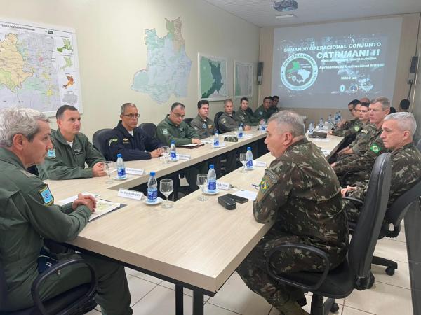 A presença da comitiva do COMAE em Boa Vista reafirma o compromisso da Força Aérea Brasileira com a integração interagências, o apoio à população e a presença do Estado A presença da comitiva do COMAE em Boa Vista reafirma o compromisso da Força Aérea Brasileira com a integração interagências, o apoio à população e a presença do Estado