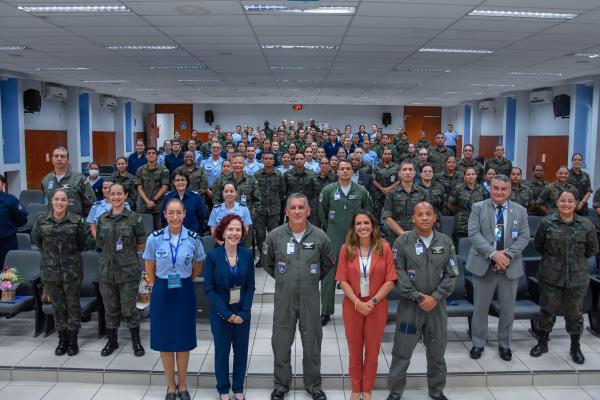 Evento reuniu especialistas para discutir medidas de prevenção e enfrentamento ao assédio moral e sexual no meio militar Evento reuniu especialistas para discutir medidas de prevenção e enfrentamento ao assédio moral e sexual no meio militar