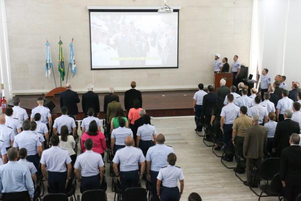 Durante a cerimônia, foram entregues certificados de Destaques Profissionais, o título de Membro Honorário da Força Aérea Brasileira e o diploma “Amigo do INCAER”