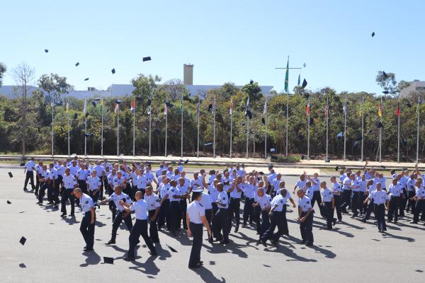 Durante as cerimônias, foram entregues prêmios ao primeiro colocado e ao Soldado Padrão de cada curso