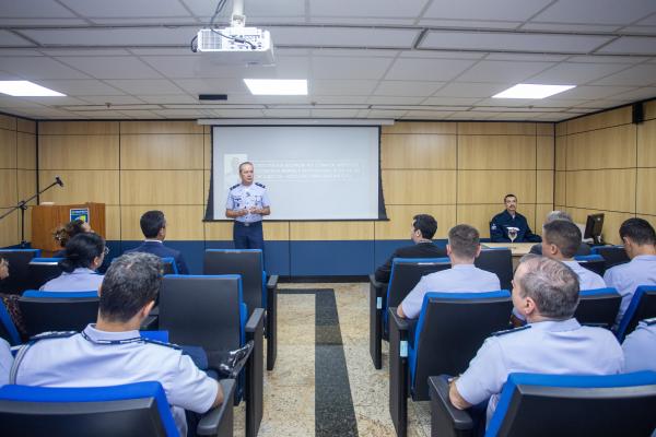 O Evento reuniu especialistas para debater aspectos legais e éticos que impactam a carreira militar na Força Aérea Brasileira O Evento reuniu especialistas para debater aspectos legais e éticos que impactam a carreira militar na Força Aérea Brasileira