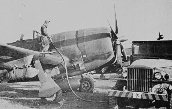 Muito além da linha de frente, a retaguarda brasileira mostra que vencer uma guerra também depende de quem sustenta o campo de batalha Muito além da linha de frente, a retaguarda brasileira mostra que vencer uma guerra também depende de quem sustenta o campo de batalha