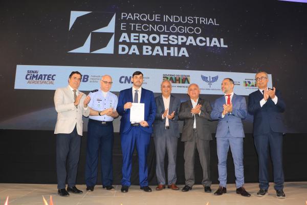 Parceria entre a Força Aérea Brasileira, SENAI CIMATEC e Instituições públicas e privadas marcam o inicio de um novo polo de inovação no setor aeroespacial Parceria entre a Força Aérea Brasileira, SENAI CIMATEC e Instituições públicas e privadas marcam o inicio de um novo polo de inovação no setor aeroespacial