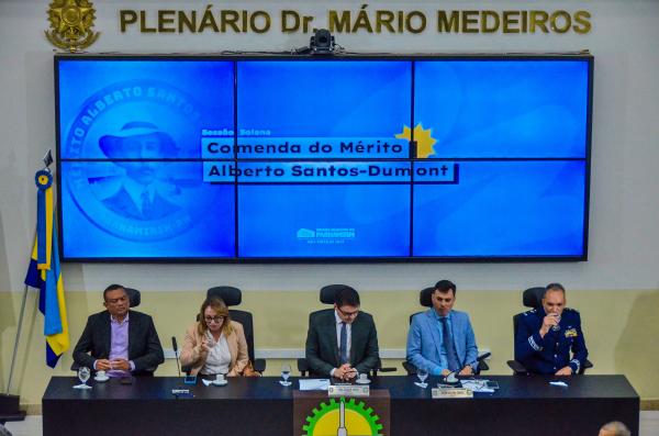 Comemorações alusivas aos 152 anos de nascimento do Patrono da Aeronáutica Brasileira incluíram condecorações, atos cívico-militares e reconhecimento ao compromisso e dedicação de militares à Aeronáutica