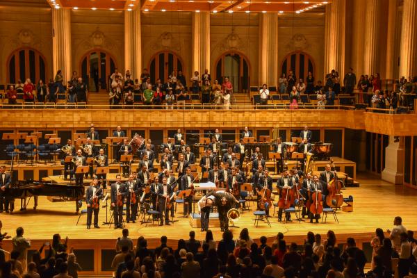 Concertos fizeram parte do 55º Festival de Inverno e incluíram a estreia mundial da canção “O Libertador”, em homenagem aos 80 anos do regresso da FEB Concertos fizeram parte do 55º Festival de Inverno e incluíram a estreia mundial da canção “O Libertador”, em homenagem aos 80 anos do regresso da FEB
