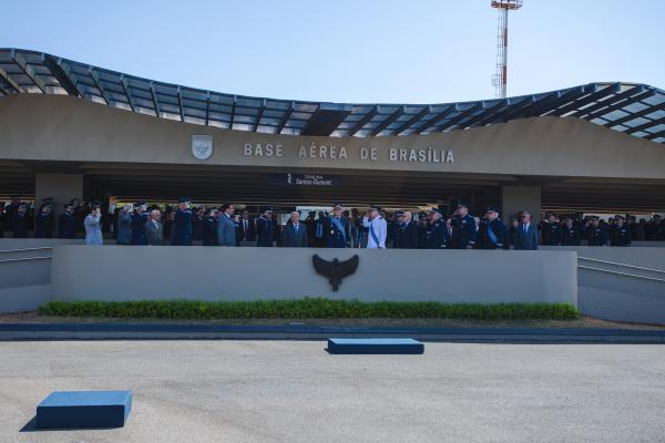 Cerimônia militar também homenageou a trajetória de mais de quatro décadas do Tenente-Brigadeiro Reis, que encerrou sua carreira na Força Aérea.