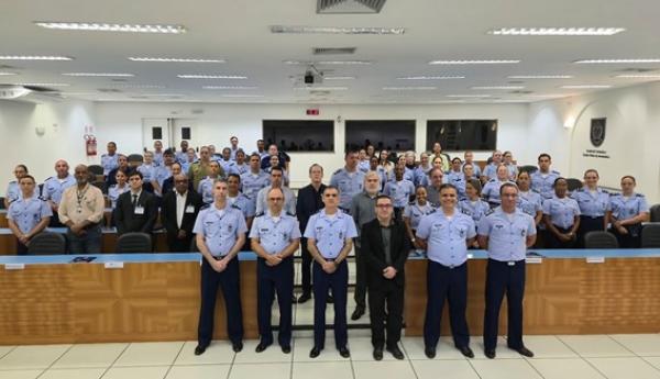 Evento reúne mais de 90 participantes e debate desafios, oportunidades e o papel do professor na era digital, reforçando o compromisso com a inovação pedagógica nas Forças Armadas