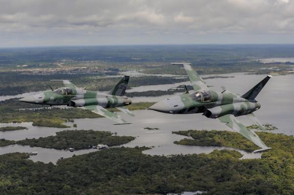 Deslocamento de aeronaves reforça operação de defesa aérea e apoio às autoridades durante a COP30 em Belém