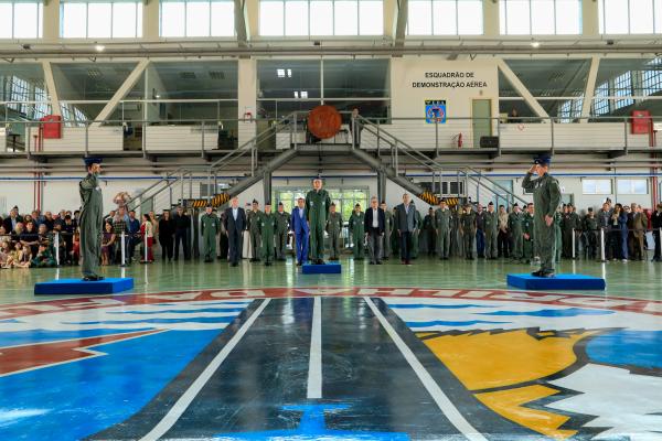 Major Aviador Gasparelo é o 28º Comandante do Esquadrão de Demonstração Aérea