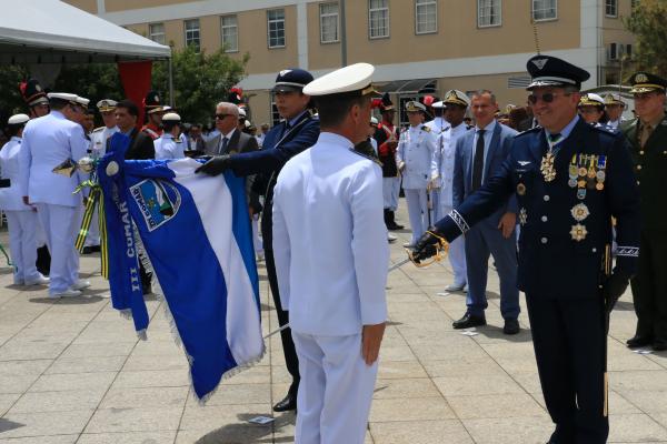 Condecorações foram entregues na cerimônia alusiva ao Dia do Marinheiro
