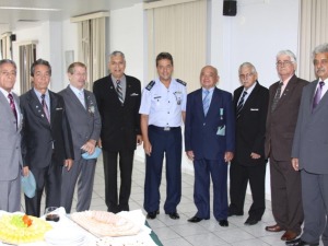Diretor do Hospital e o Batalhão de Suez